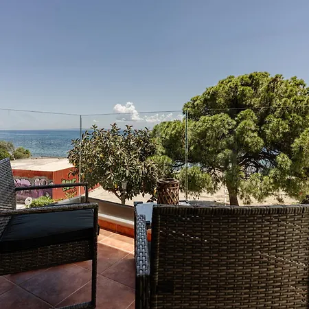 Sea Front Spirit Apartment *